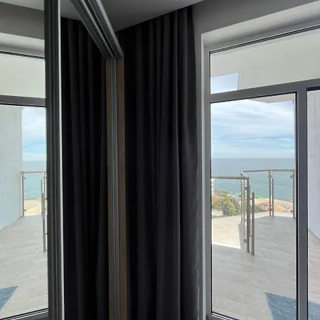 Mikonos Sea Terrace Apartment Odesa